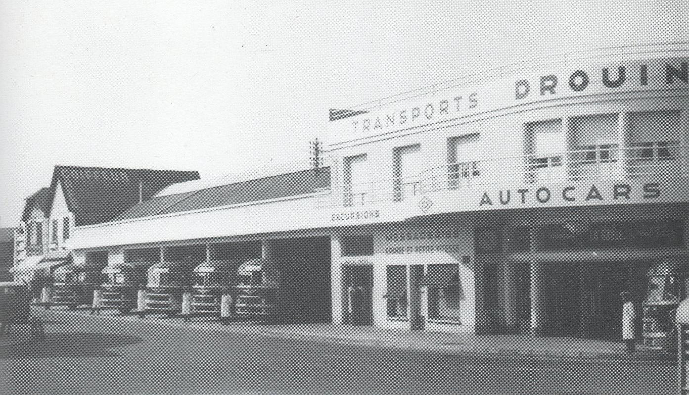 another view of La Baule bus station in the 1950s